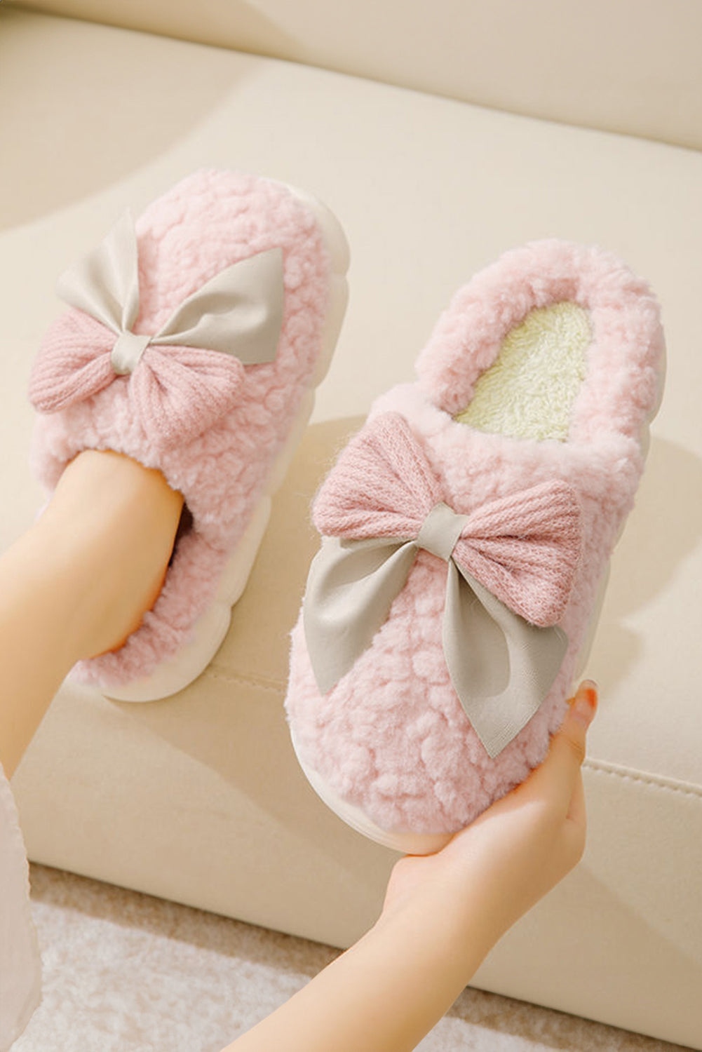 Camel Contrast Bowknot Applique Plush Slippers