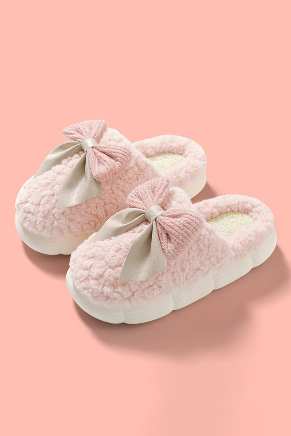 Camel Contrast Bowknot Applique Plush Slippers