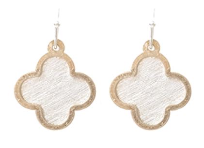 Two-Tone Quatrefoil