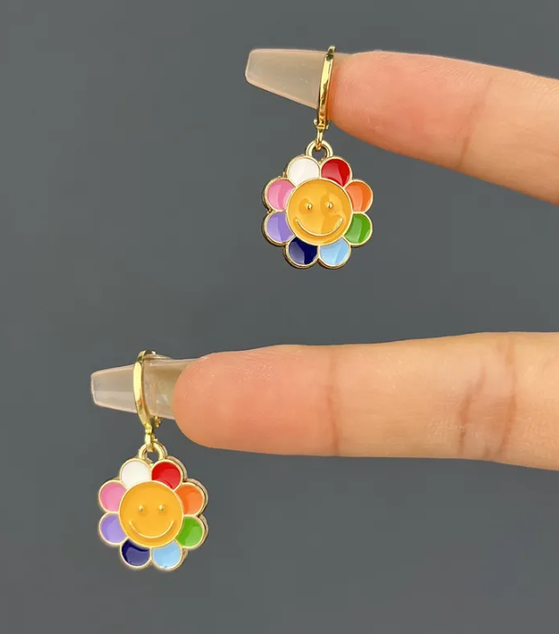 Retro Smiley Flower Earrings