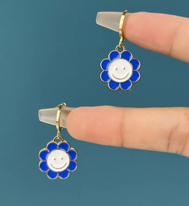 Retro Smiley Flower Earrings